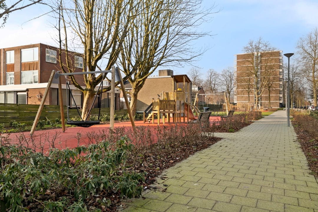 Foto 37 van Van der Helmstraat 384