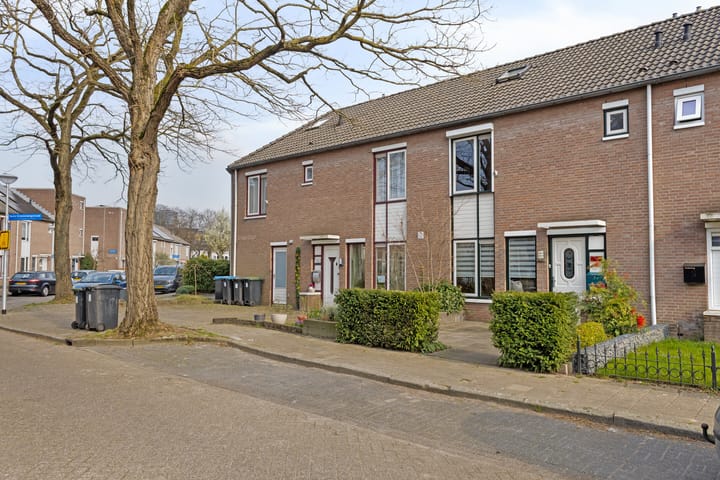 Foto 5 van Suze Groenewegstraat 3