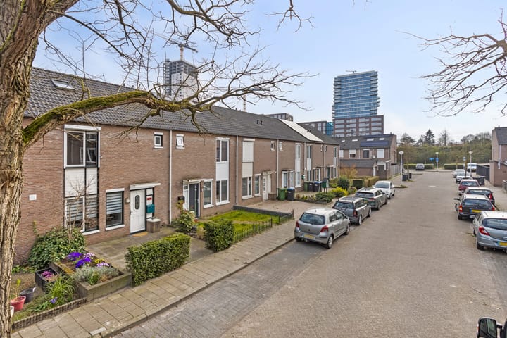 Photo 7 of Suze Groenewegstraat 3