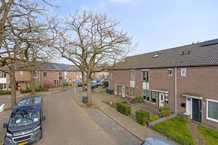 Photo 8 of Suze Groenewegstraat 3