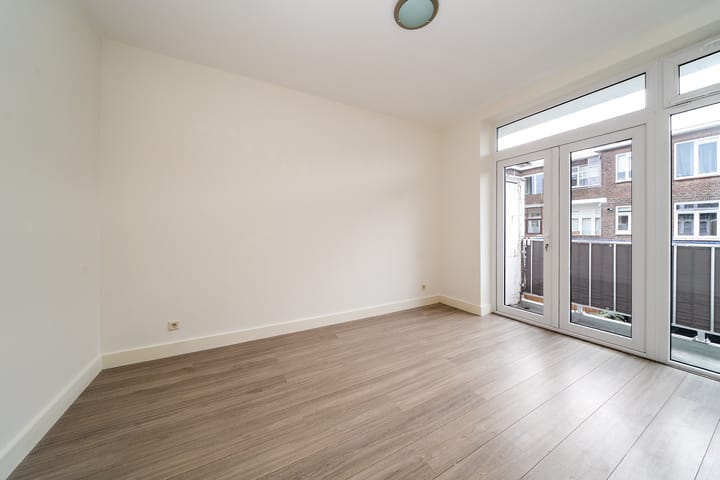 Foto 10 van Linnaeusstraat 56