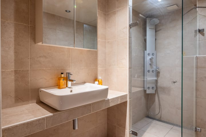 Foto 14 van Van Diemenstraat 144