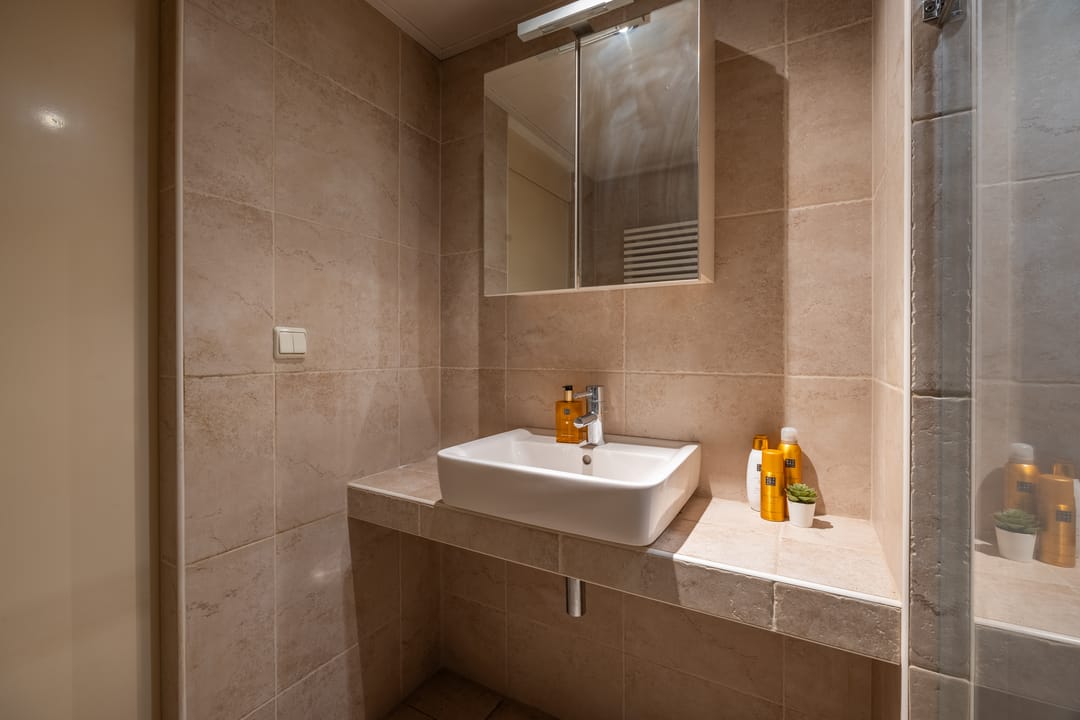 Photo 16 of Van Diemenstraat 144