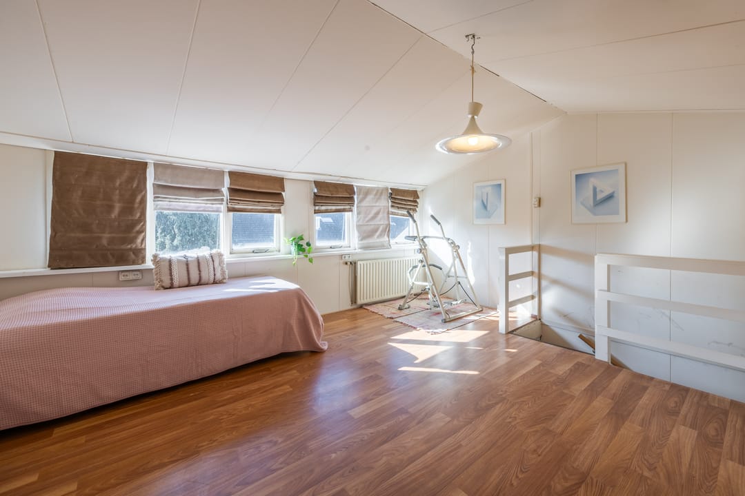 Photo 17 of Van Diemenstraat 144