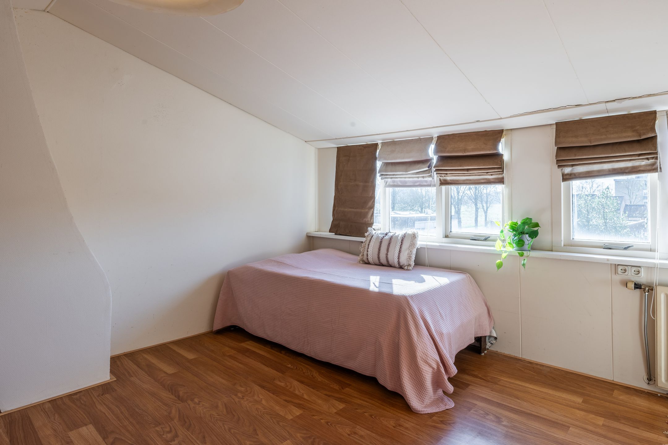 Photo 18 of Van Diemenstraat 144