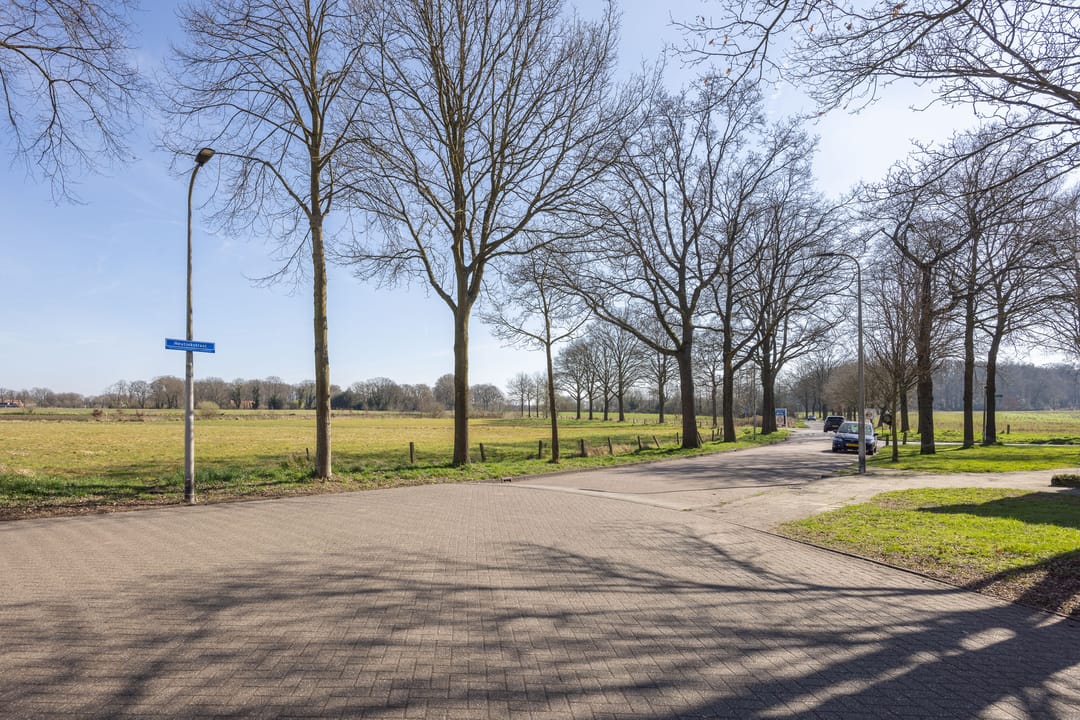 Photo 23 of Van Diemenstraat 144