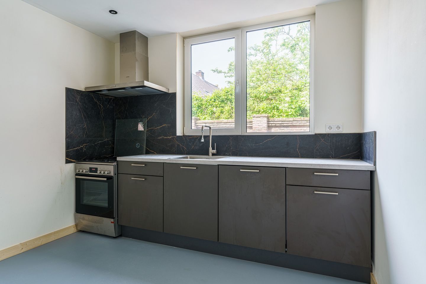 Foto 10 van Heerseweg 15-A