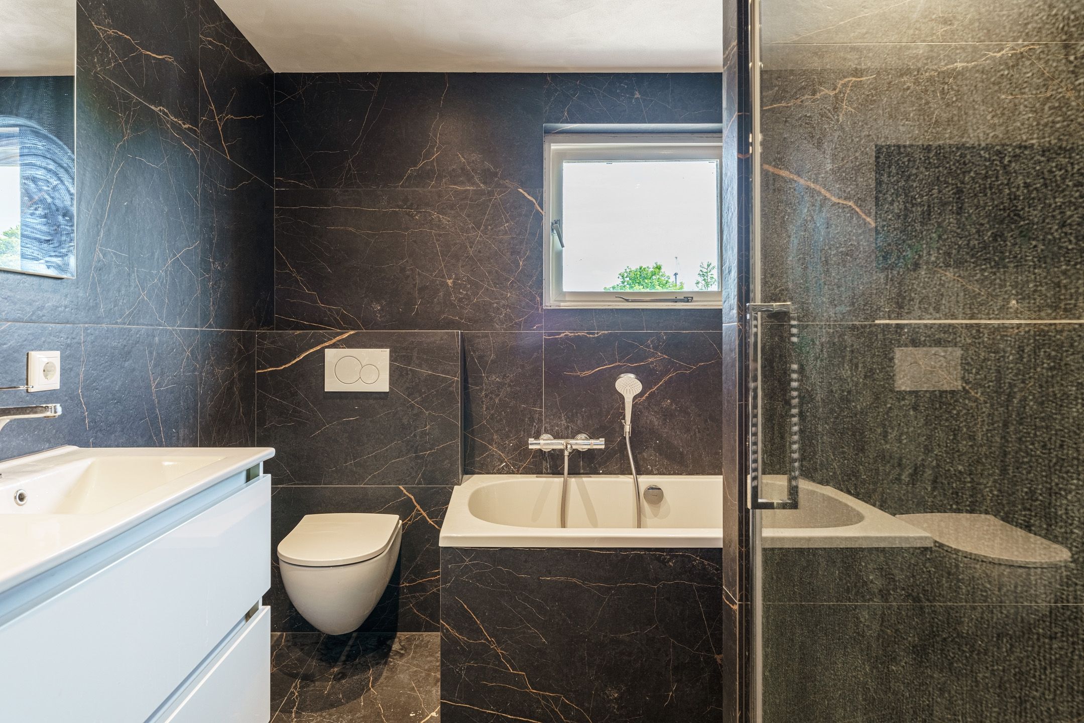 Foto 21 van Heerseweg 15-A