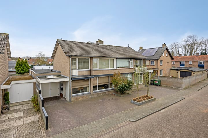 Foto 2 van De Roverestraat 9