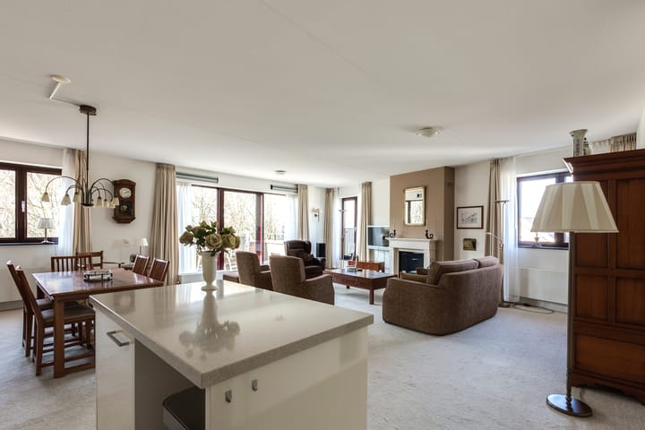 Foto 2 van Burgemeester van Oostenweg 1-N