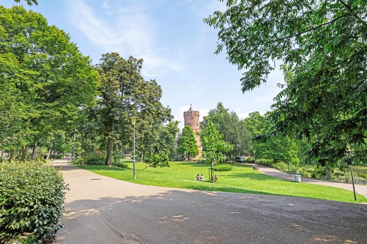 Foto 30 van Bloemenburgerhof 18