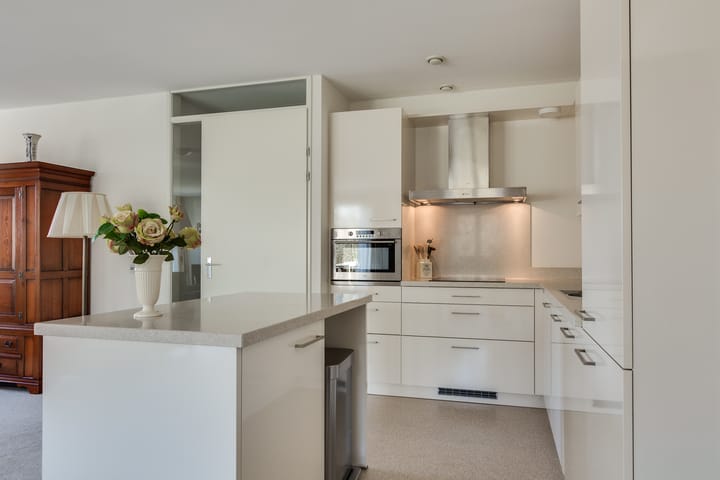 Foto 15 van Burgemeester van Oostenweg 1-N