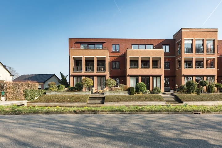 Foto 31 van Burgemeester van Oostenweg 1-N