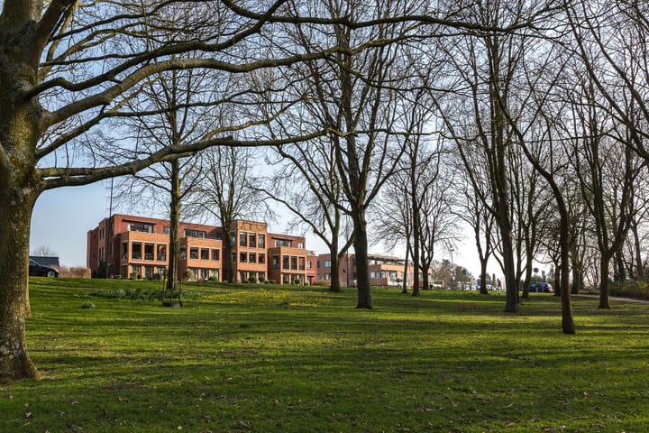 Foto 32 van Burgemeester van Oostenweg 1-N