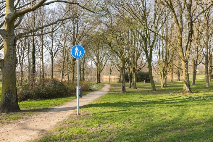 Foto 34 van Burgemeester van Oostenweg 1-N