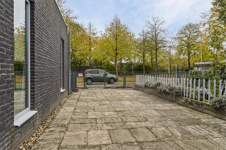 Photo 27 of Jac. van Vollenhovenstraat 333