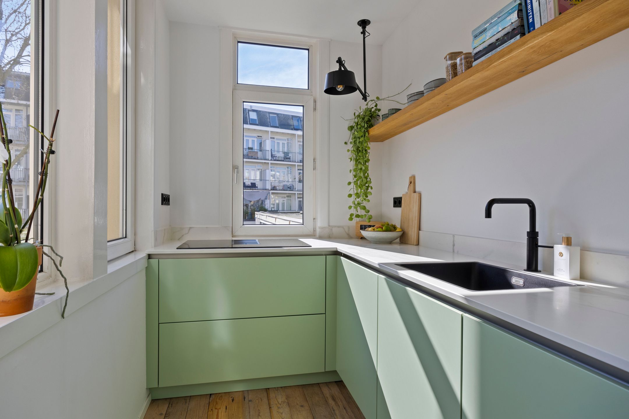 Foto 12 van Haarlemmerweg 199-1