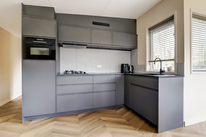 Photo 10 of Stelleplas 240