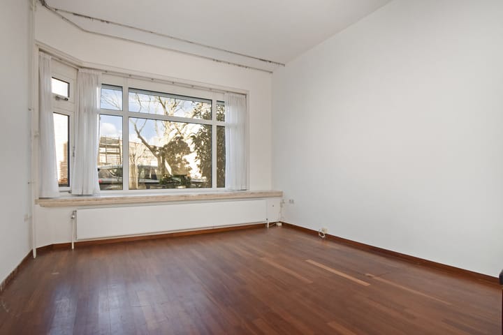 Foto 11 van Van Nijenrodestraat 35