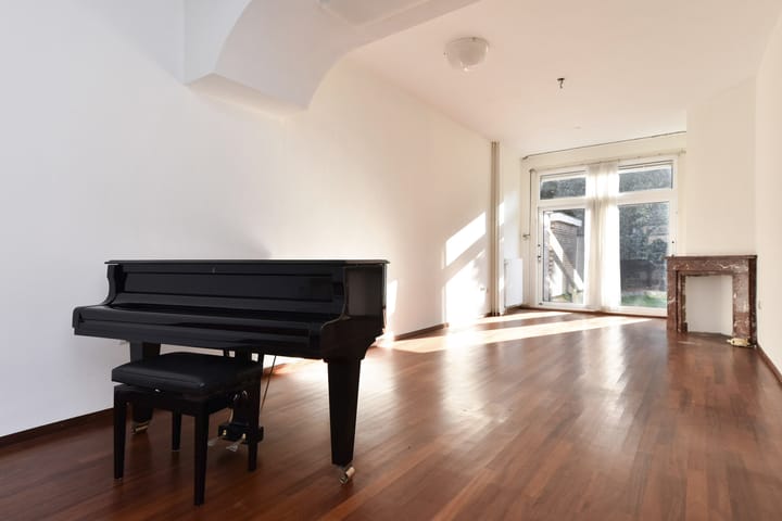 Foto 14 van Van Nijenrodestraat 35