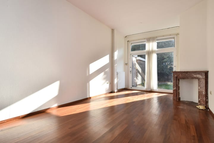 Foto 15 van Van Nijenrodestraat 35