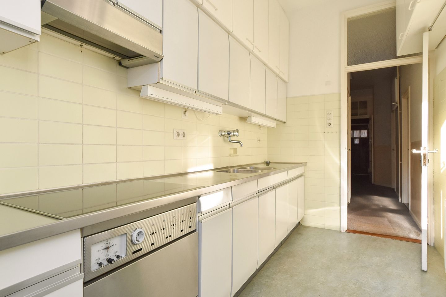 Foto 25 van Van Nijenrodestraat 35