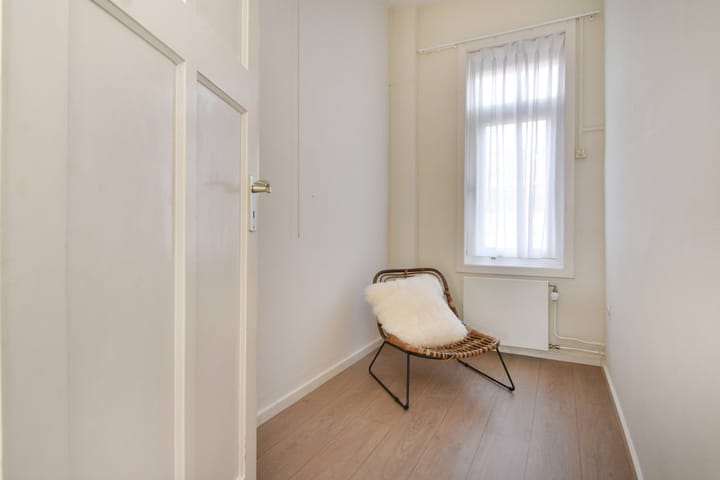 Foto 28 van Van Nijenrodestraat 35