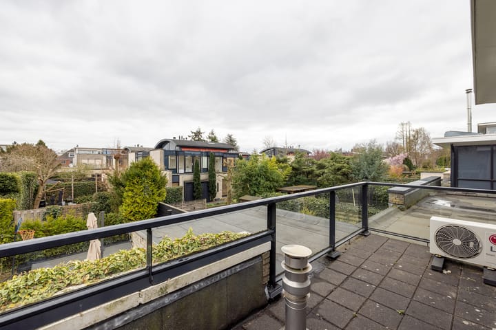 Photo 36 of Johannes Voorhoevestraat 47