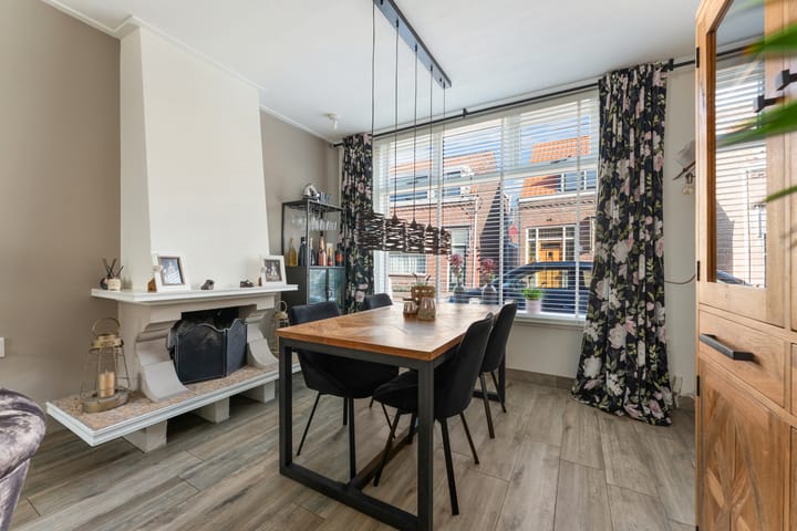 Photo 8 of Weteringstraat 9