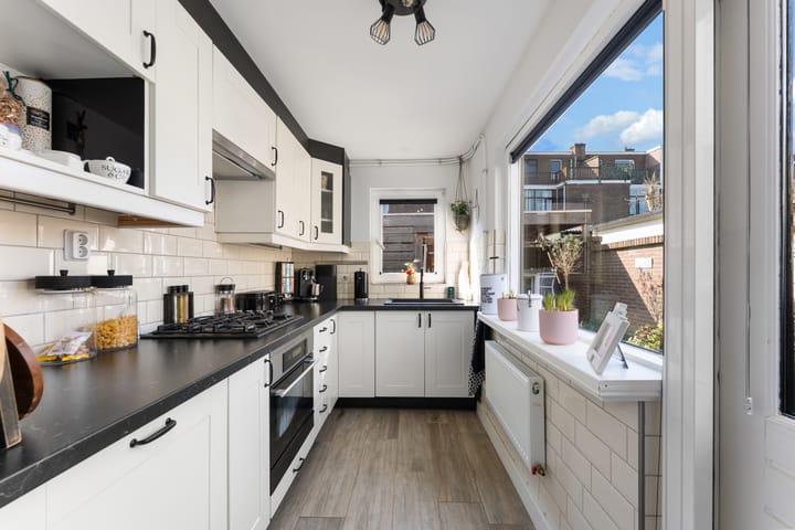 Photo 17 of Weteringstraat 9