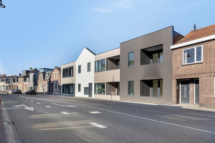 Photo 27 of Bredaseweg 38-A