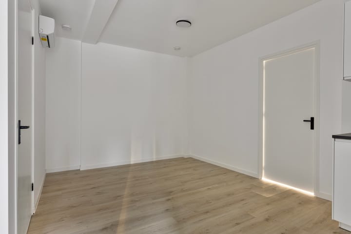 Photo 9 of Bredaseweg 38-A