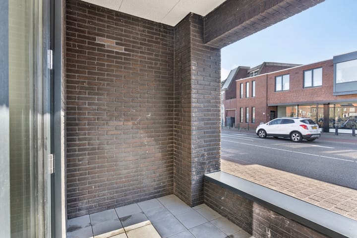 Photo 19 of Bredaseweg 38-A