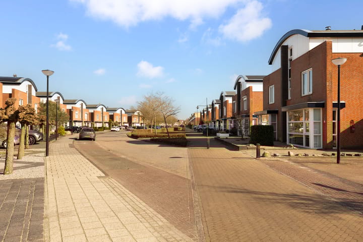 Foto 2 van Toon Hermansplein 27