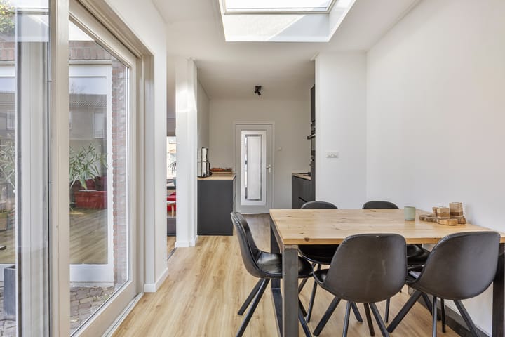 Foto 8 van Elzasstraat 10