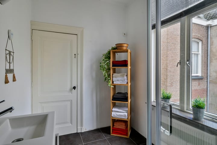 Foto 23 van Cellebroedersweg 18