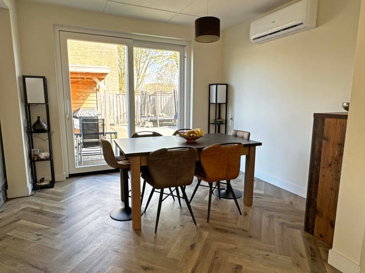 Foto 13 van E E G laan 46