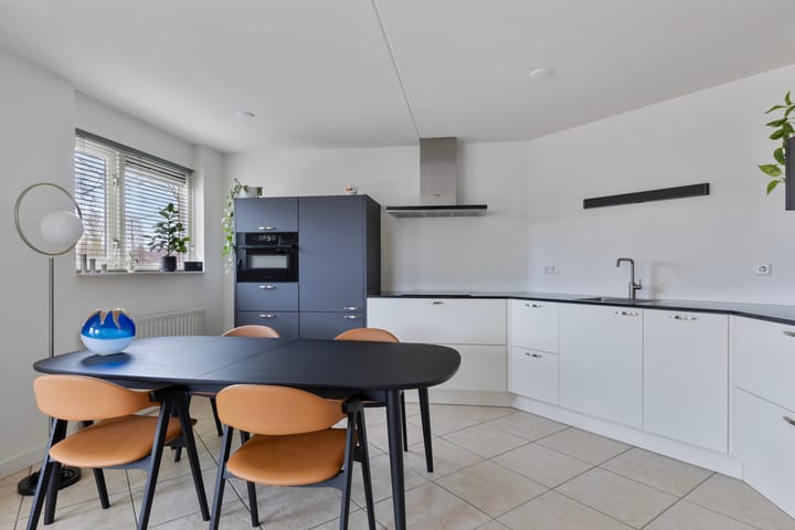 Photo 14 of Reuzenpandasingel 210