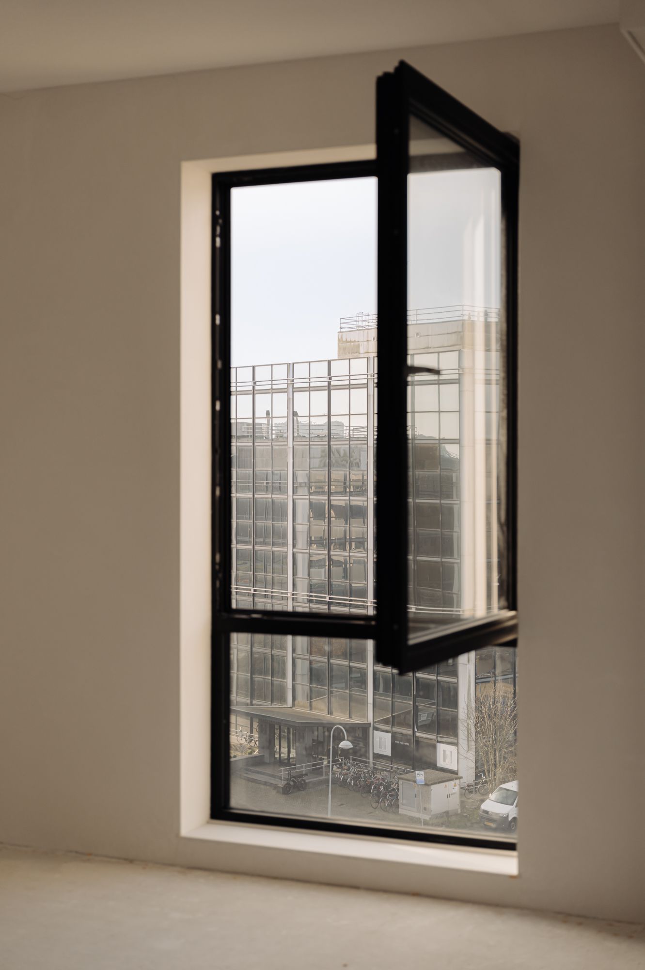 Foto 9 van Mies van der Rohestraat 275