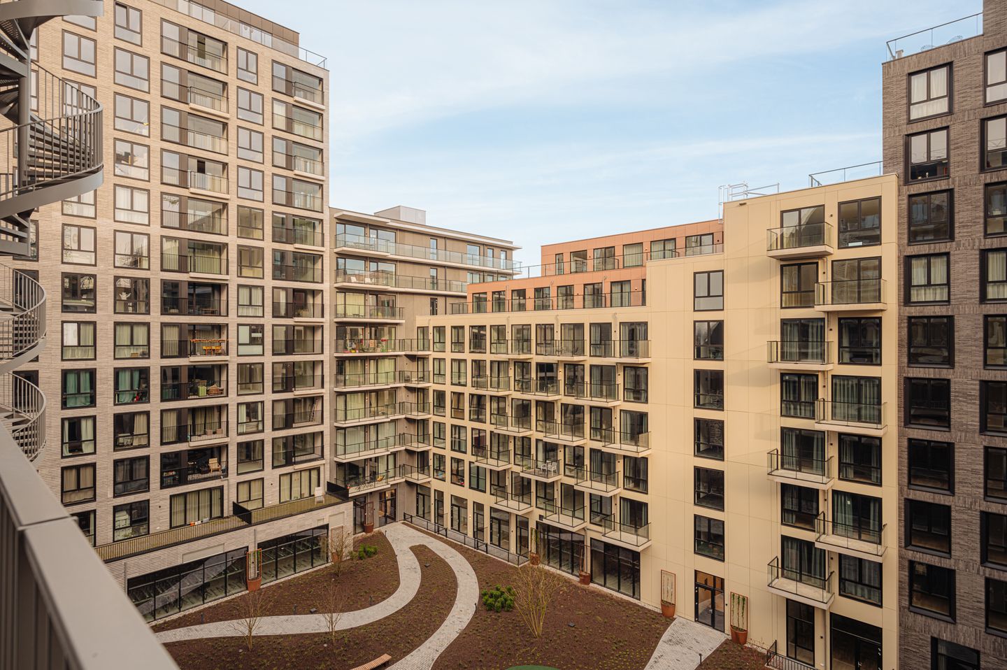 Foto 34 van Mies van der Rohestraat 275