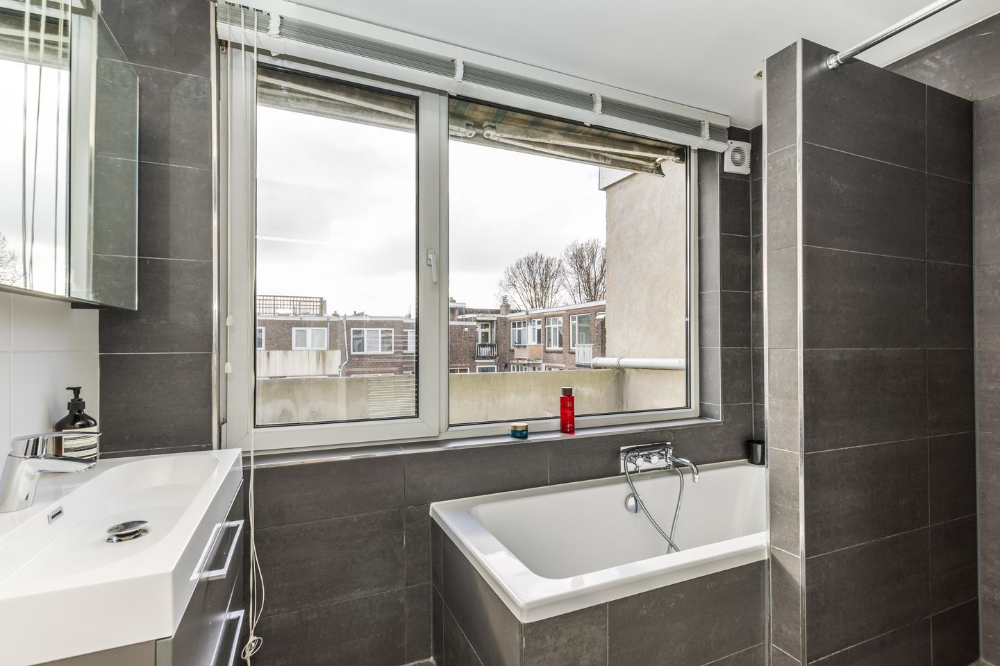 Foto 34 van Van der Dussenstraat 18-B01