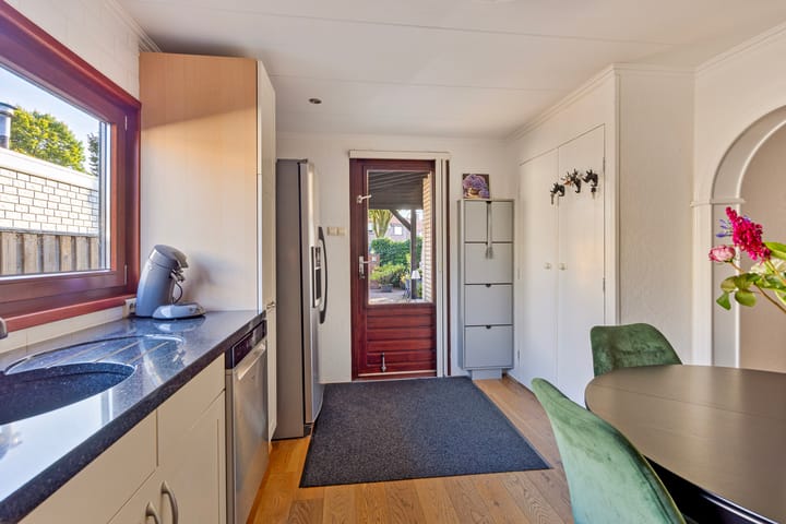 Foto 10 van Massenweg 106-B