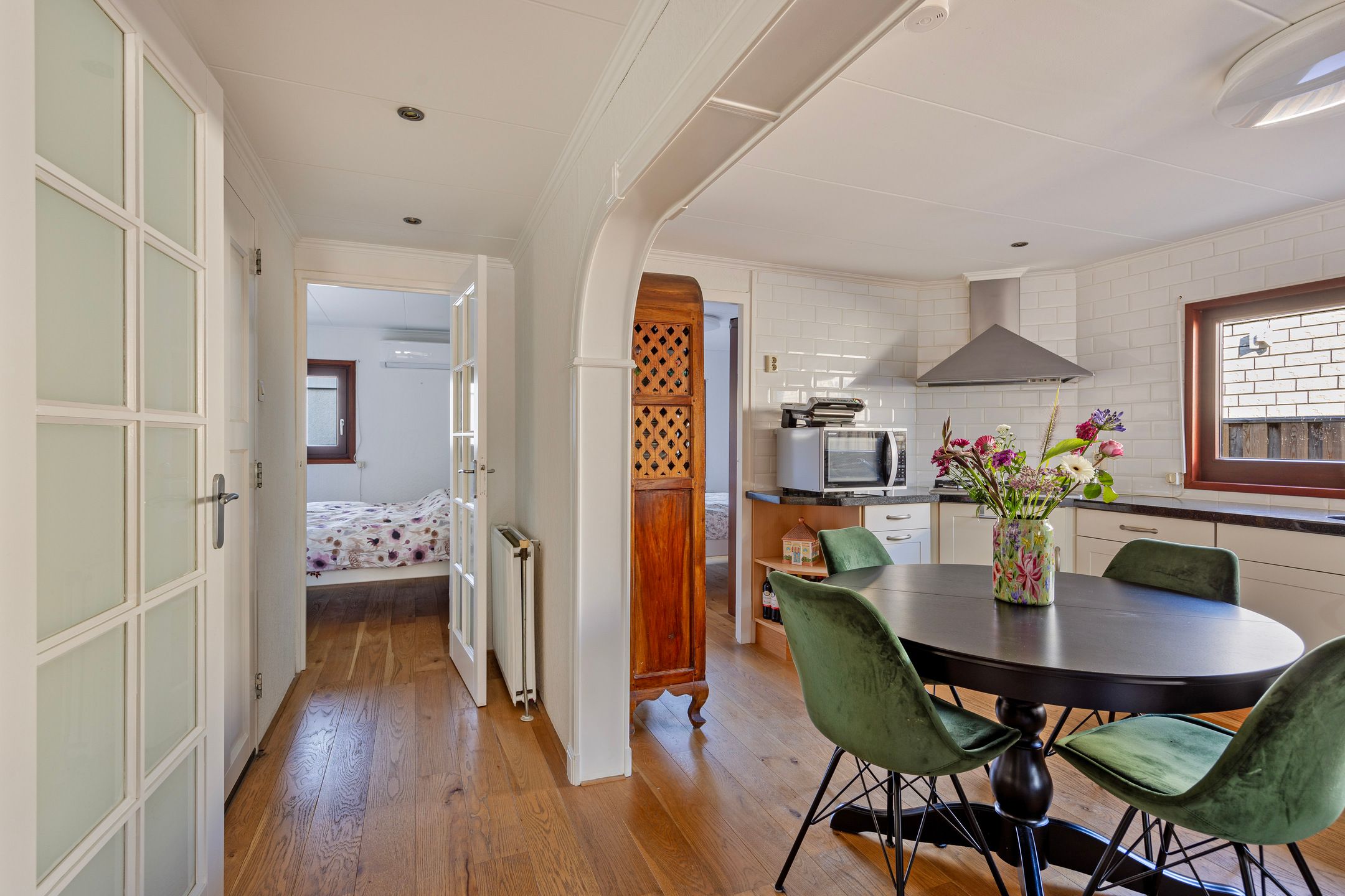 Foto 12 van Massenweg 106-B