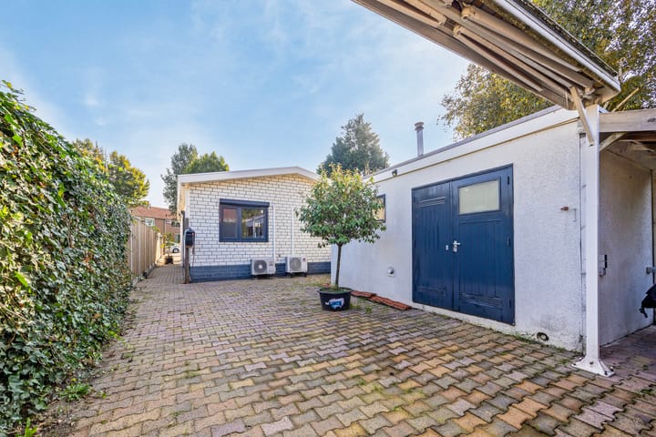 Foto 37 van Massenweg 106-B