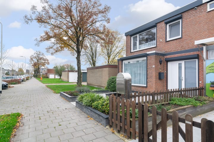 Foto 52 van Van Goghlaan 25