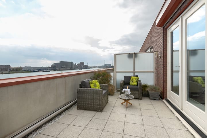 Foto 25 van Maashaven N.z. 495