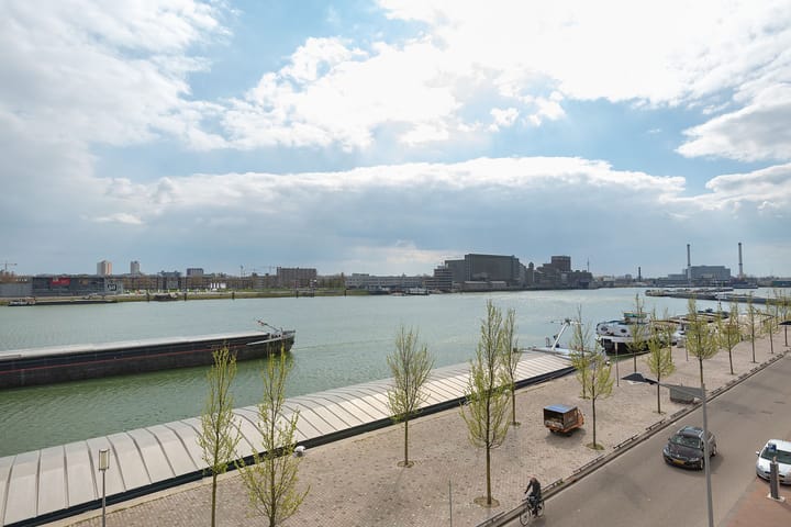 Foto 28 van Maashaven N.z. 495