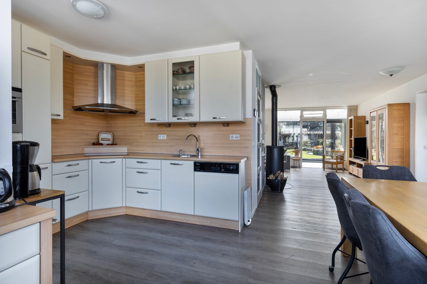 Foto 25 van Leliestraat 43