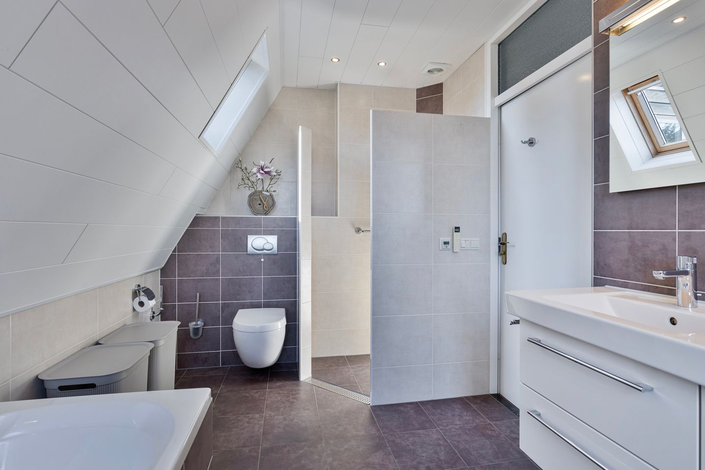 Foto 34 van Leliestraat 43