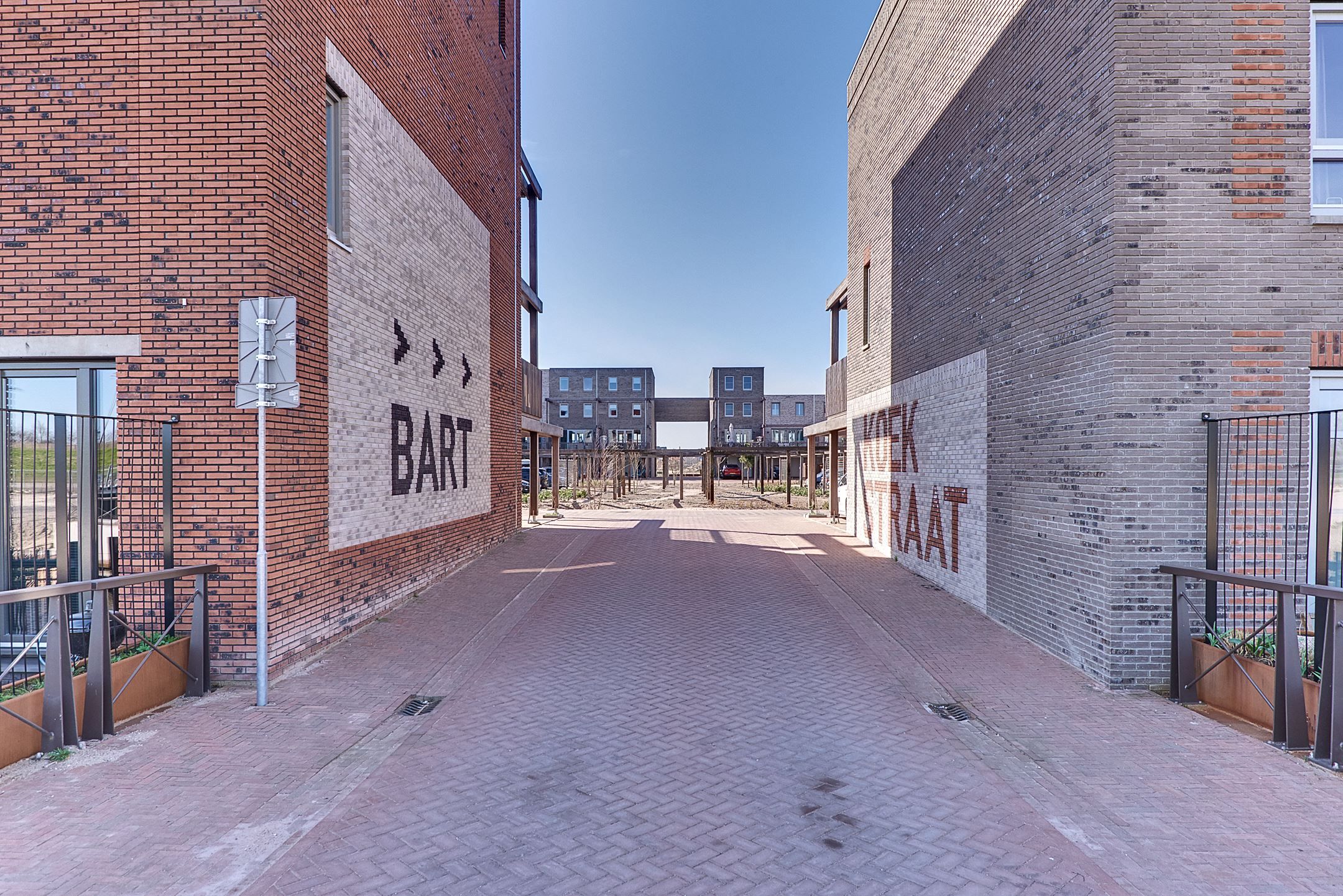 Photo 30 of Bart Koekstraat 17